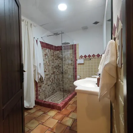 Casa De Arcos Parking Free En Inmediaciones