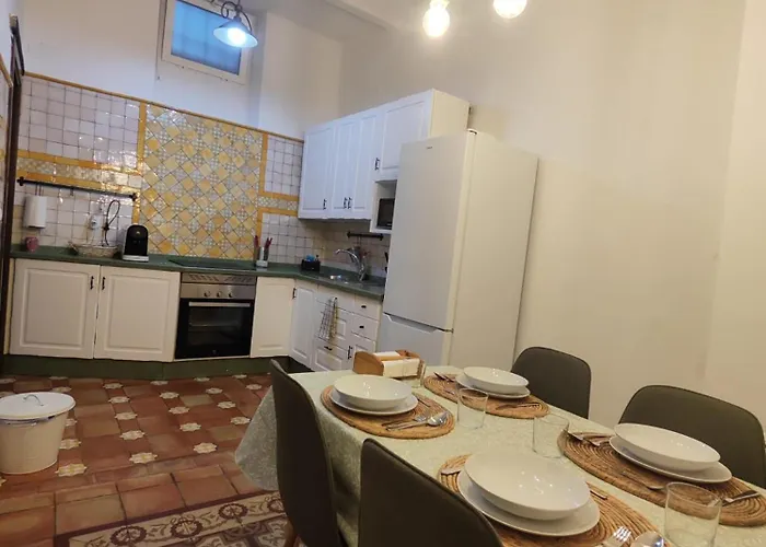 Casa De Arcos Parking Free En Inmediaciones * Cordoba